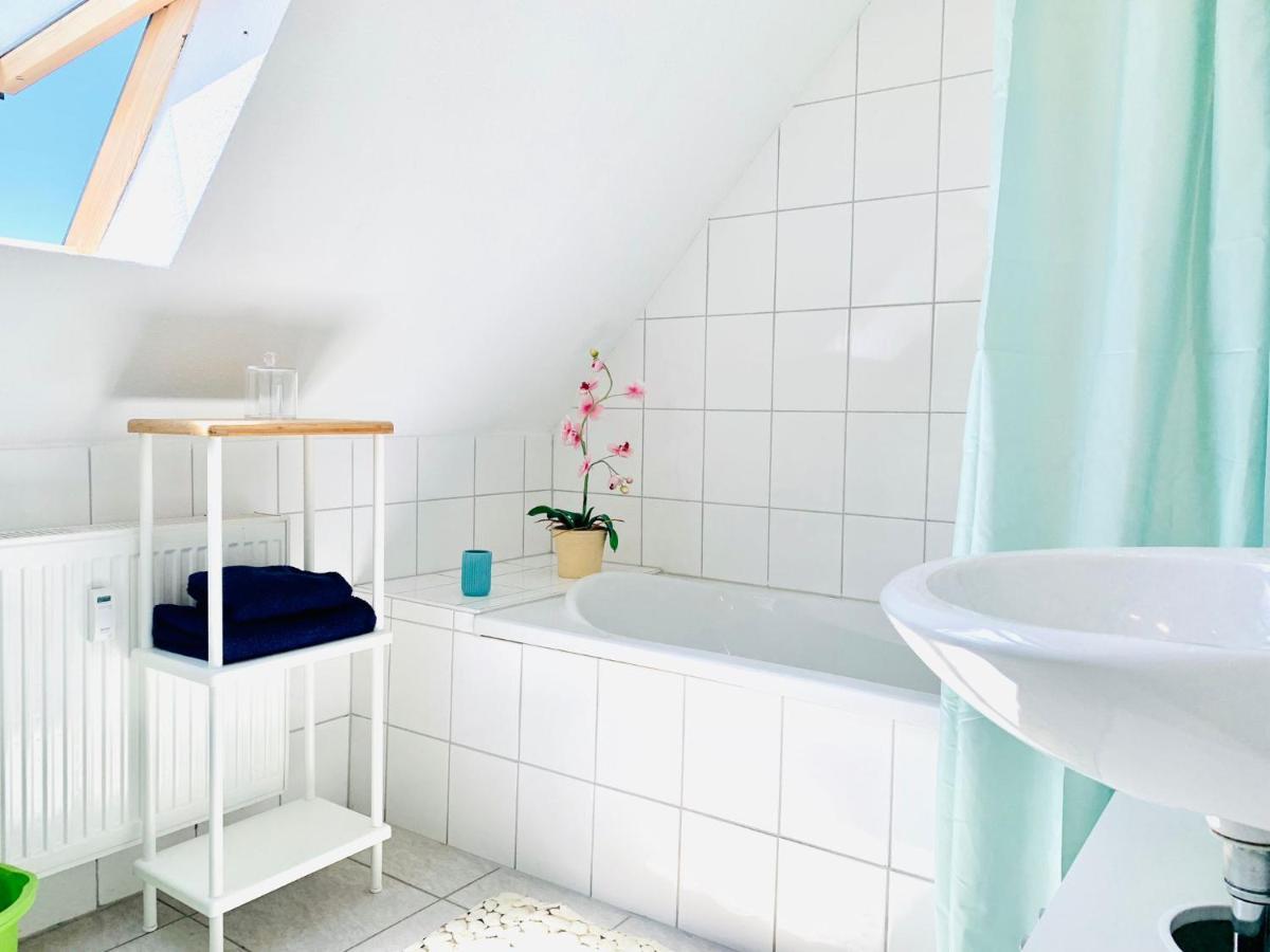 Ferienwohnung Liesel - Kuche, Bad, Wlan, 3 Schlafzimmer, Parkplatz Malterdingen Exteriör bild
