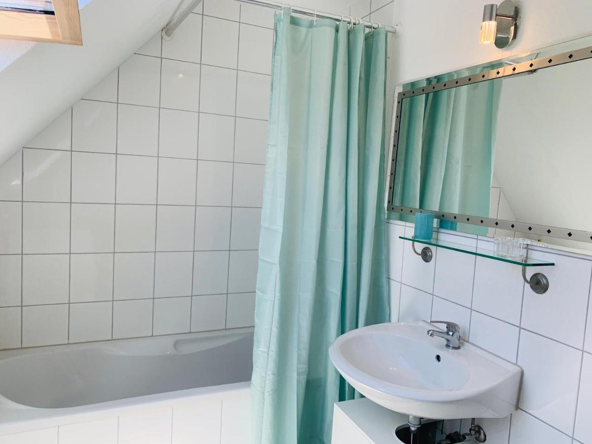 Ferienwohnung Liesel - Kuche, Bad, Wlan, 3 Schlafzimmer, Parkplatz Malterdingen Exteriör bild